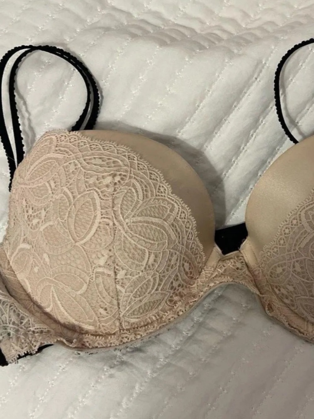 New Very Sexy Victoria's Secret Beige Lace Push-Up Bra with Black Straps 34D